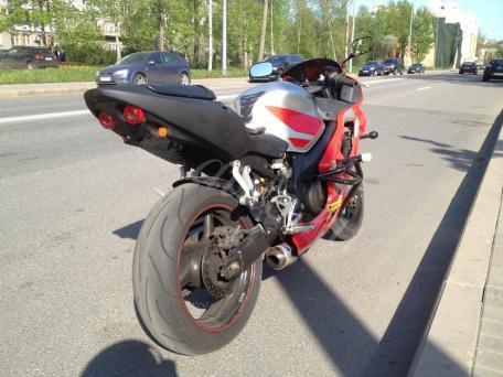 Штатный выхлоп Honda CBR 1000f