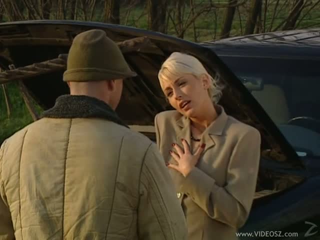 Betty Love / Городскую девочку жестко дерут во все дыры в деревне.