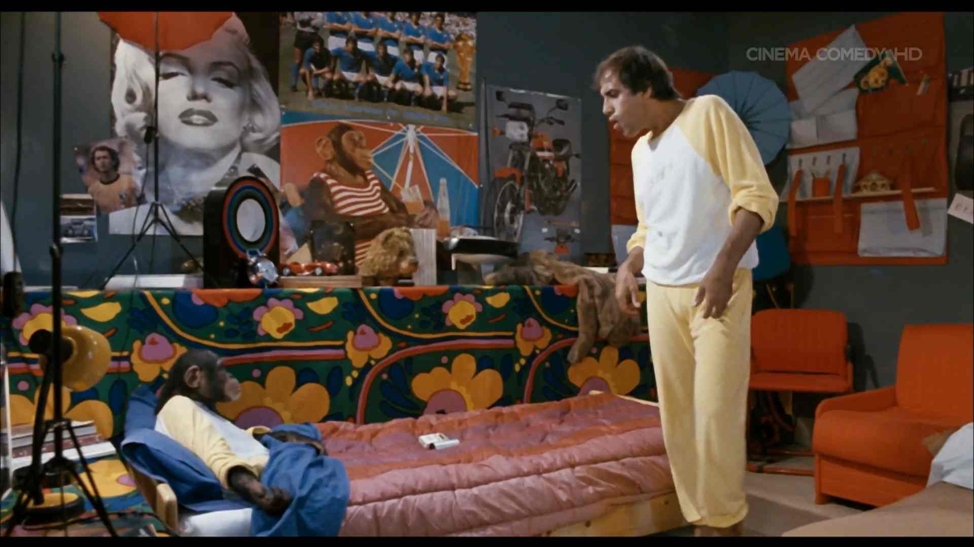 Бинго бонго биш баш баш. Постер фильма бинго бонго. Бинго бонго 1982 постер. Бинго бонго биш баш баш. Кароль буке и челентано.