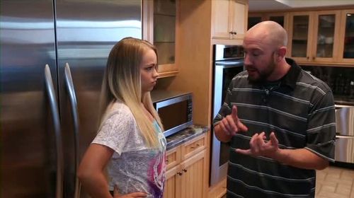 Britney Young  / Поймана у соседского холодильника и оттрахана.